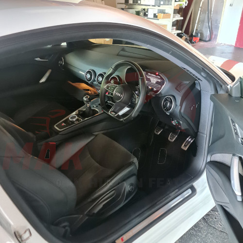 Audi-TT-MK3-Activation-Cockpit