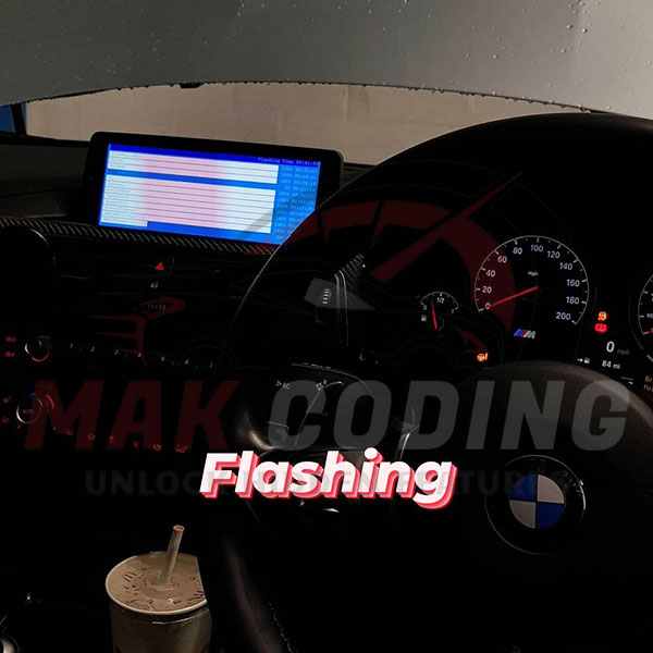BMW-M4-Flashing-iDrive-Fullscreen-Carplay